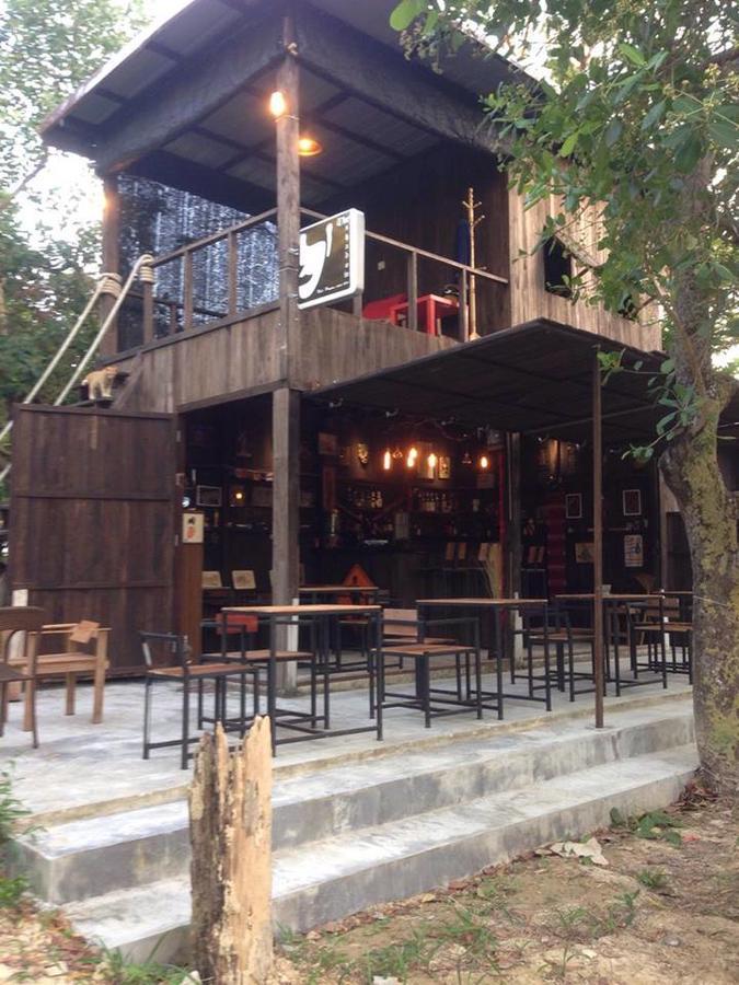 The Shadow House & Bar Hotel Koh Phayam Exterior foto
